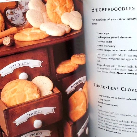 Betty Crocker's Ultimate Cookie Book Hard Cover 100s of Cookie Recipes - Picture 5 of 16